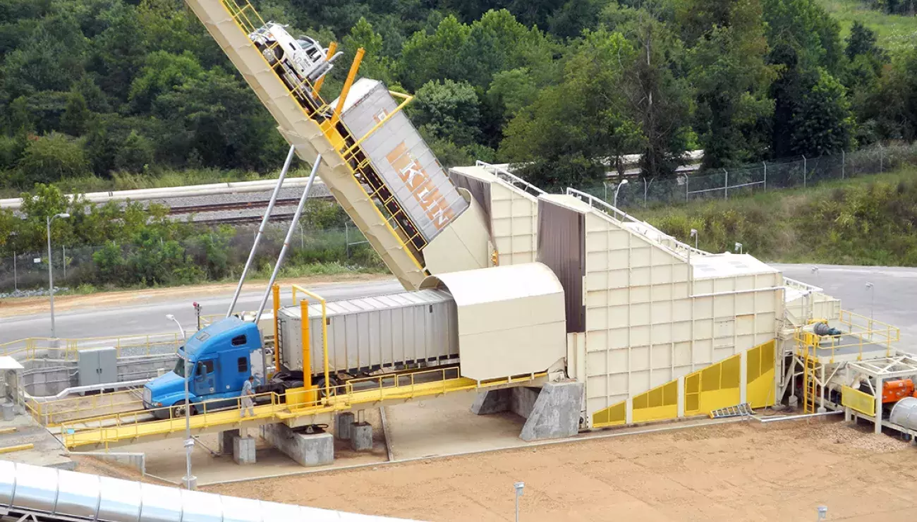 Bruks Covered truck receiving system