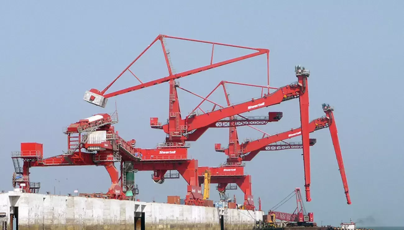 Siwertell ship unloaders in India