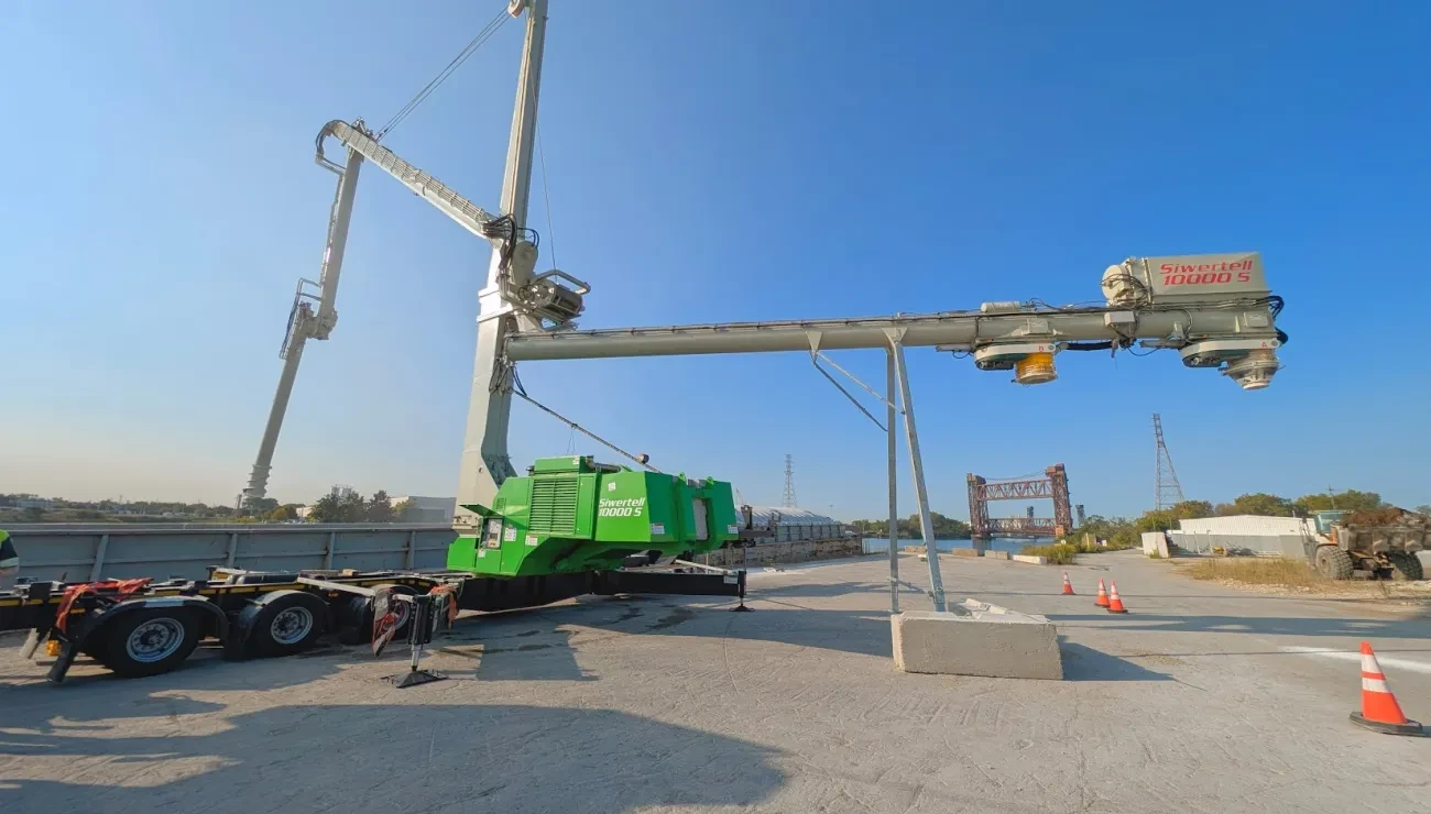 Mobile unloader set up in port