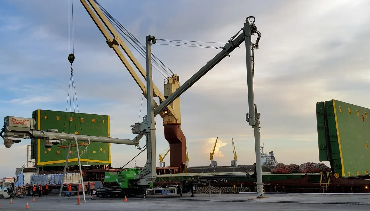 Siwertell road-mobile ship unloader