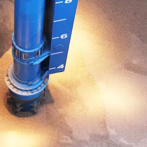 Blue Siwertell Ship unloader in operation