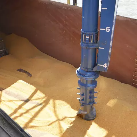 Blue Siwertell Ship unloader in operation