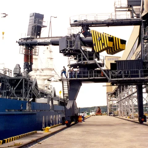 Navyblue Siwertell Ship loader in operation