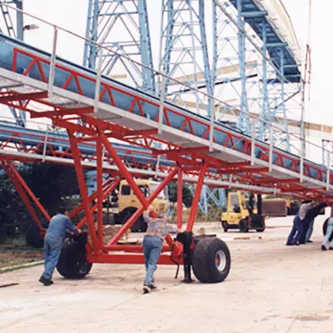 Blue Siwertell Mobile ship unloader for aluminia, Croatia