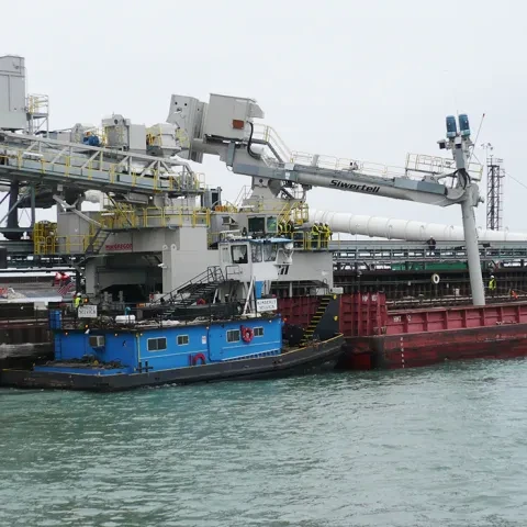 White Siwertell ship loader in operation