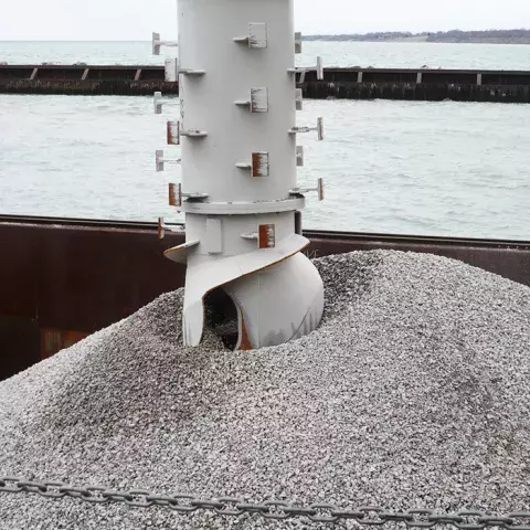 White Siwertell ship unloader for limestone / gypsum, USA