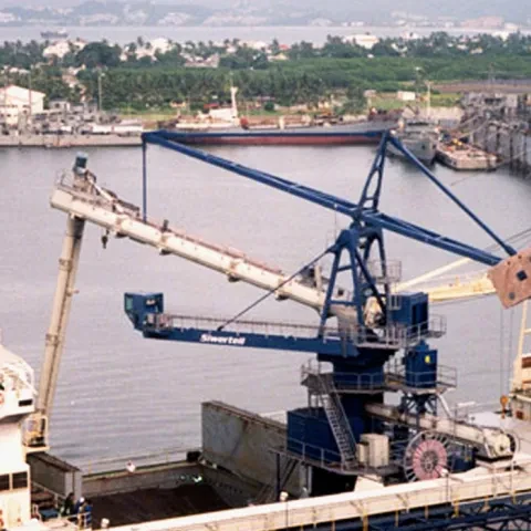 Siwertell Ship unloader in operation