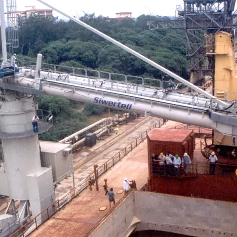 White Siwertell Ship unloader in operation