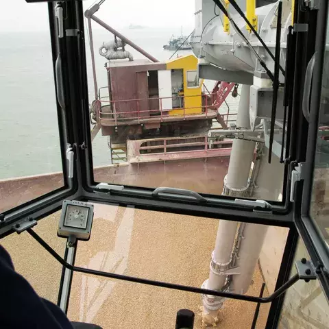 Blue Siwertell Ship unloader for coal and biomass, Denmark