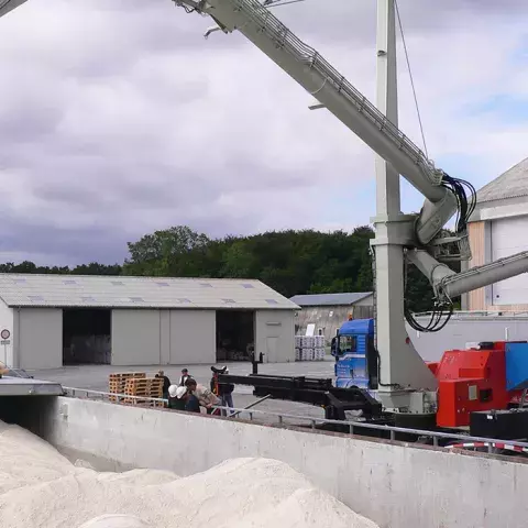 Siwertell mobile unloader in operation