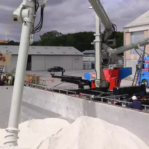 Siwertell mobile unloader in operation