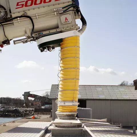 Siwertell mobile unloader for calcium oxide, Denmark