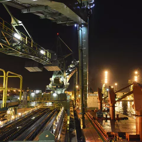 Green Siwertell Ship unloader for steam coal and coking coal, Vietnam