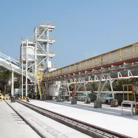 Siwertell Ship unloader for limestone, Hong Kong