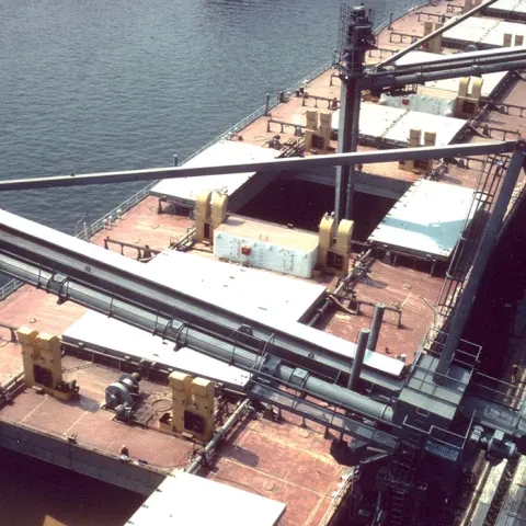 Siwertell Ship unloader in operation
