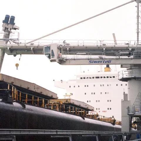 White Siwertell Ship unloader in operation