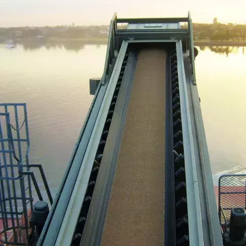 Siwertell conveyor belt for grain, Australia