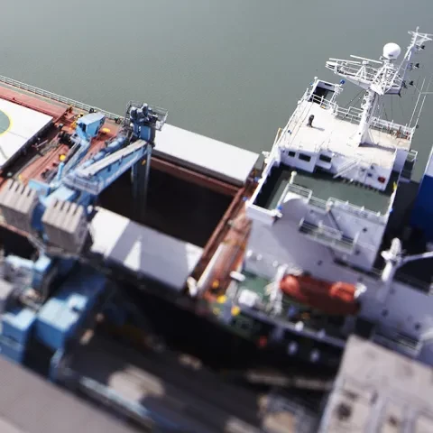 Blue Siwertell Ship unloader in operation