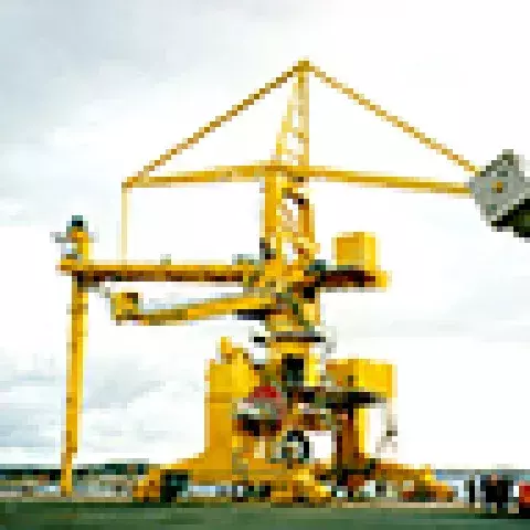 Yellow Siwertell Ship unloader in operation