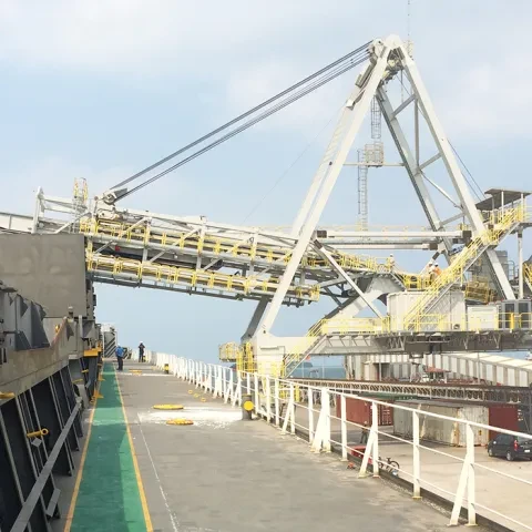 Siwertell ship loader in operation