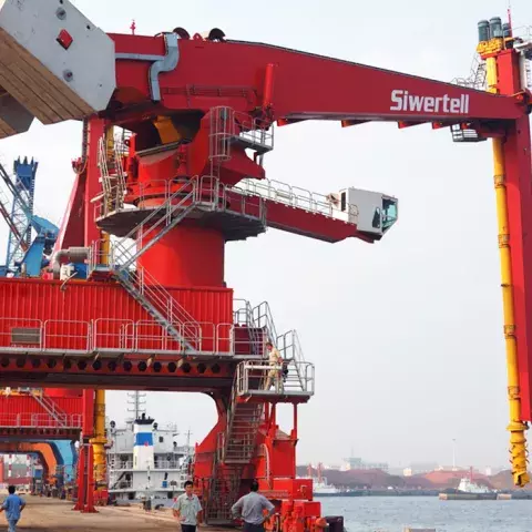 Red Siwertell Ship unloader for grain, China 