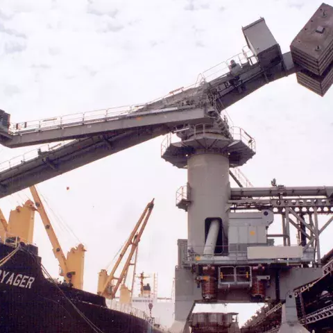 White Siwertell Ship unloader in operation