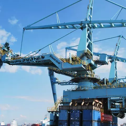 Blue Siwertell Ship unloader for coal, Taiwan