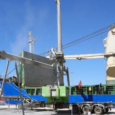 Siwertell road-mobile unloader in Israel