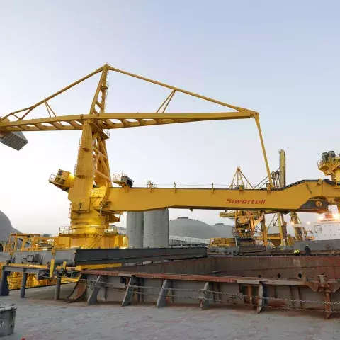 Siwertell ship unloader in operation, Taiwan