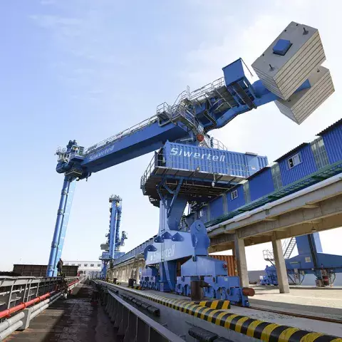 Two Siwertell ship unloaders in China