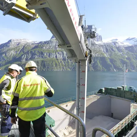 Siwertell ship unloader in operation, Norway