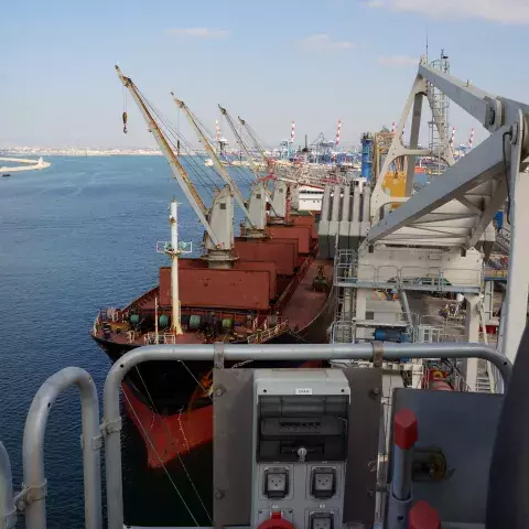 Siwertell ship unloader at Dagon Grain Terminal