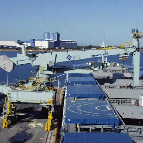 Siwertell ship unloader
