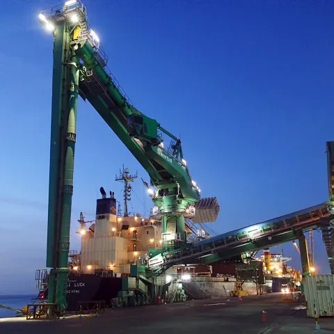 Siwertell ship unloader