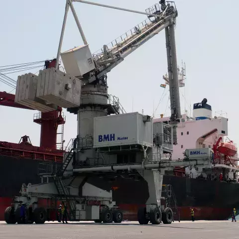 Siwertell ship unloader for cement, Nigeria