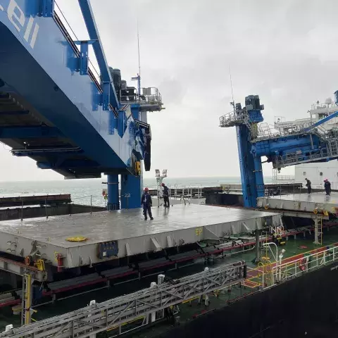 Siwertell coal ship unloaders