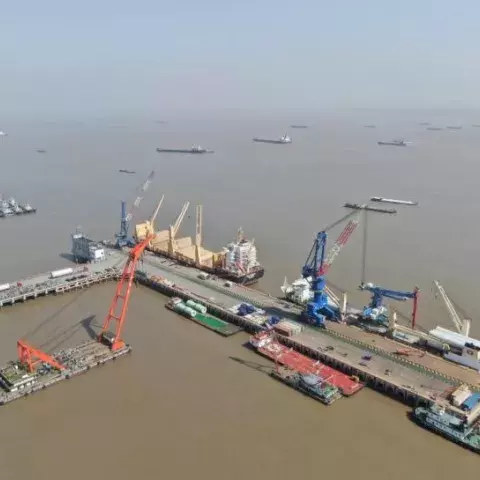 Siwertell ship unloader in Ashdod Port, Israel