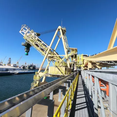 Siwertell ship loader