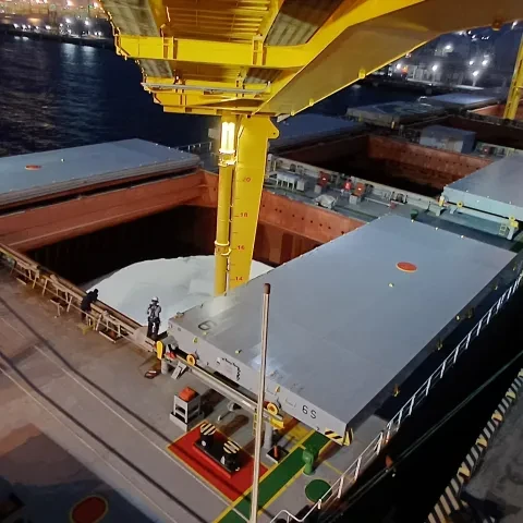 Siwertell ship unloader