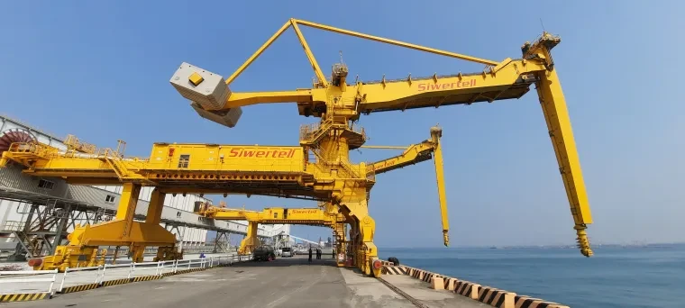 Siwertell ship unloaders