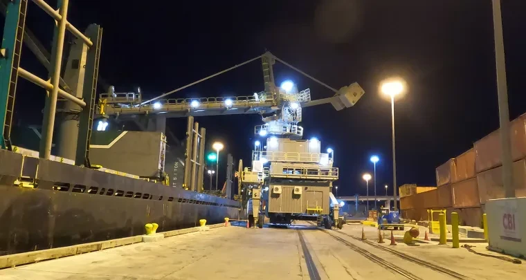 Siwertell ship unloader