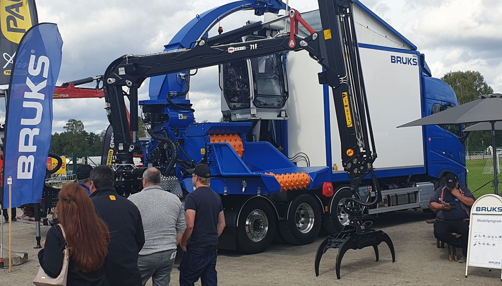Bruks Siwertell Wood chipper event