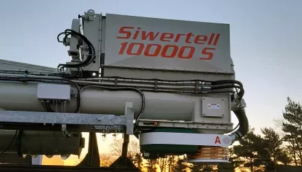 Siwertell road-mobile ship unloader