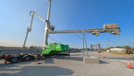 Mobile unloader set up in port