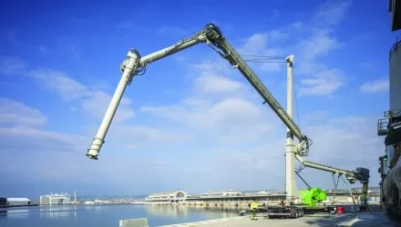 Siwertell road-mobile ship unloader