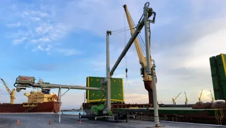 Siwertell road-mobile ship unloader