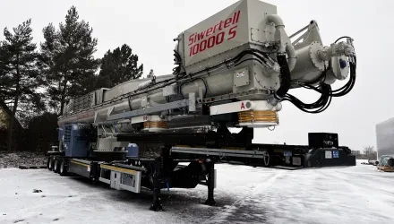 Siwertell road-mobile ship unloader