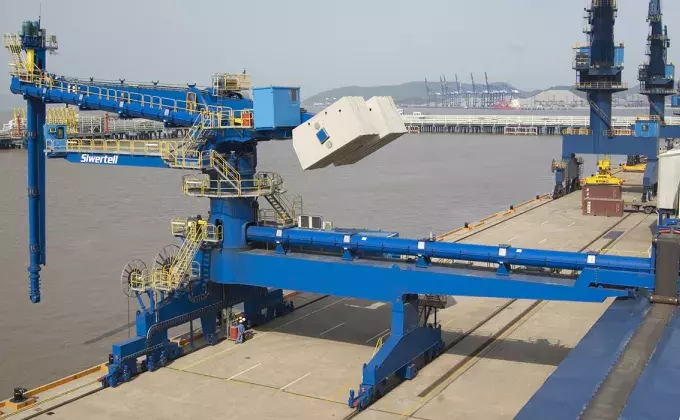 Blue Siwertell Ship unloader for coal, China
