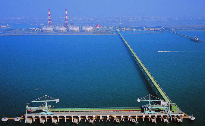 bulk port terminal ship unloaders
