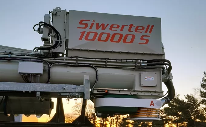 Siwertell road-mobile ship unloader